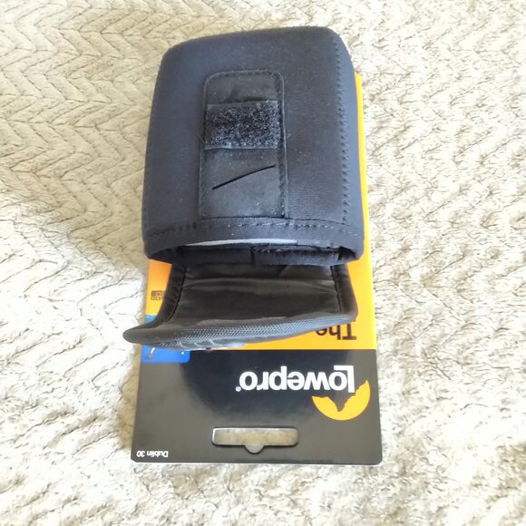 Lowepro Case for Camera, compatible with Panasonic Lumix DC ZS80 Digital Camera - Picture 7 of 8